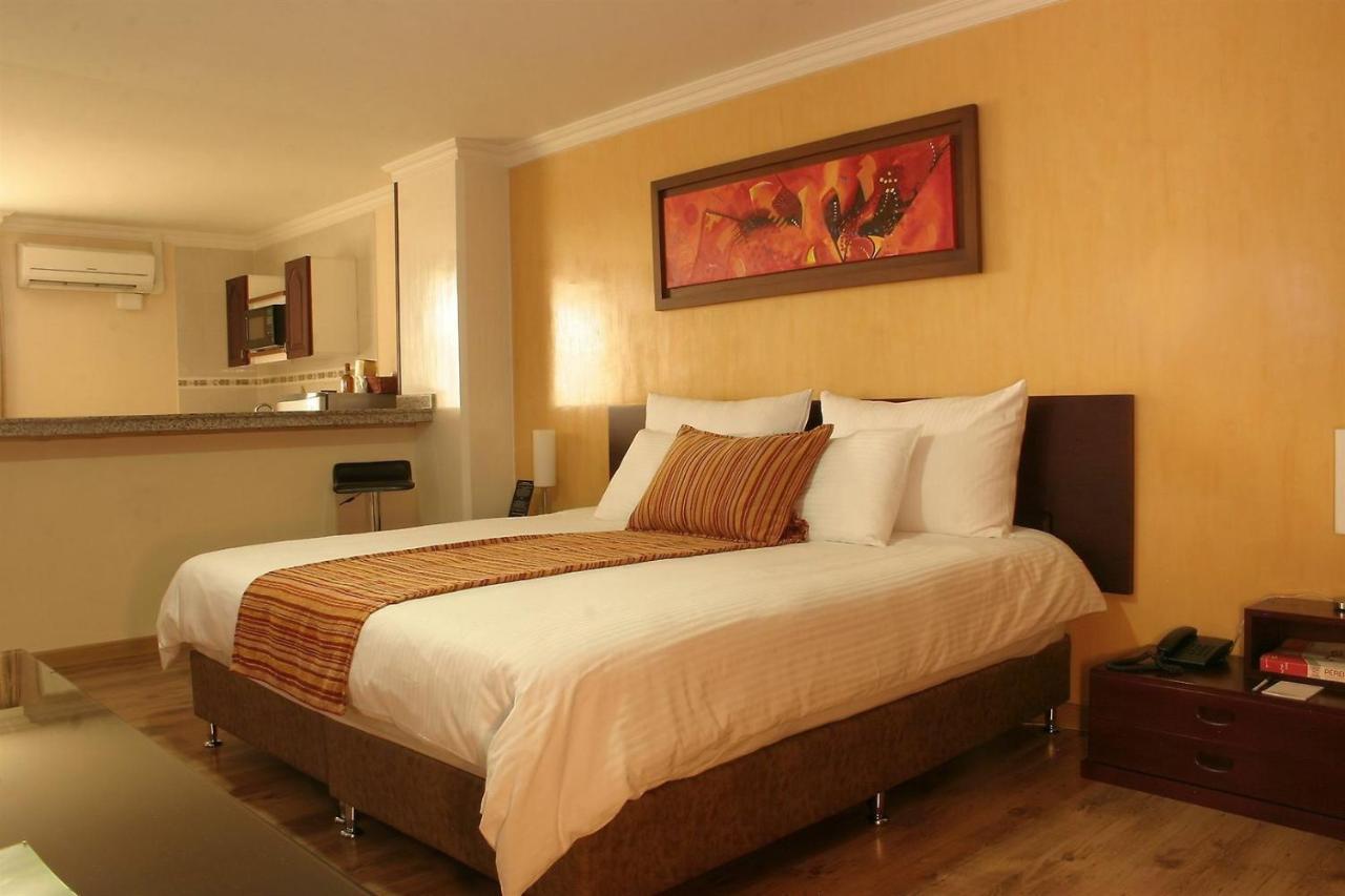 Hotel Luxor 佩雷拉 外观 照片