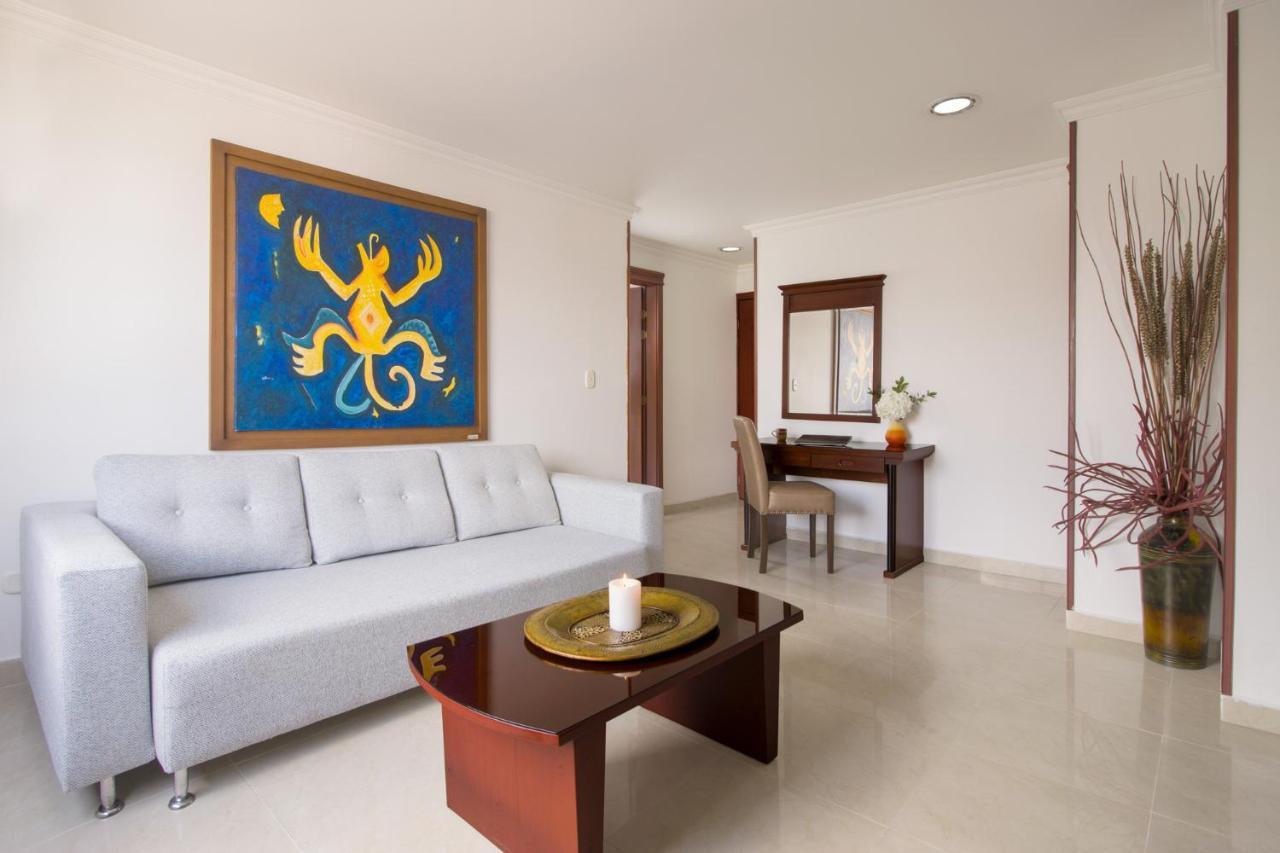 Hotel Luxor 佩雷拉 外观 照片
