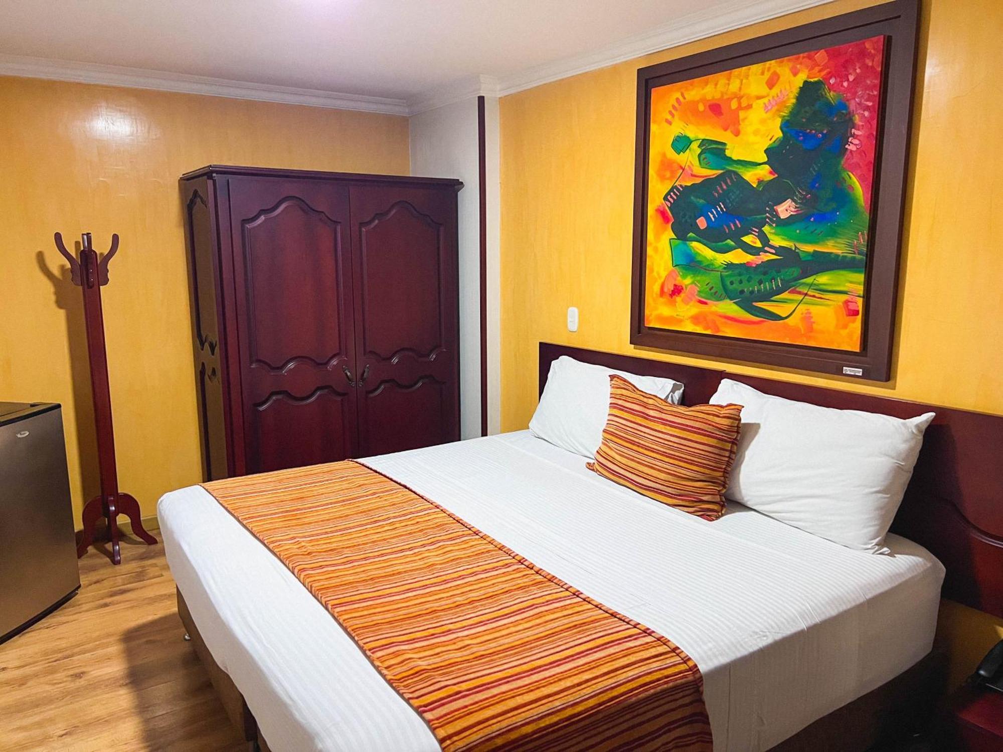 Hotel Luxor 佩雷拉 外观 照片
