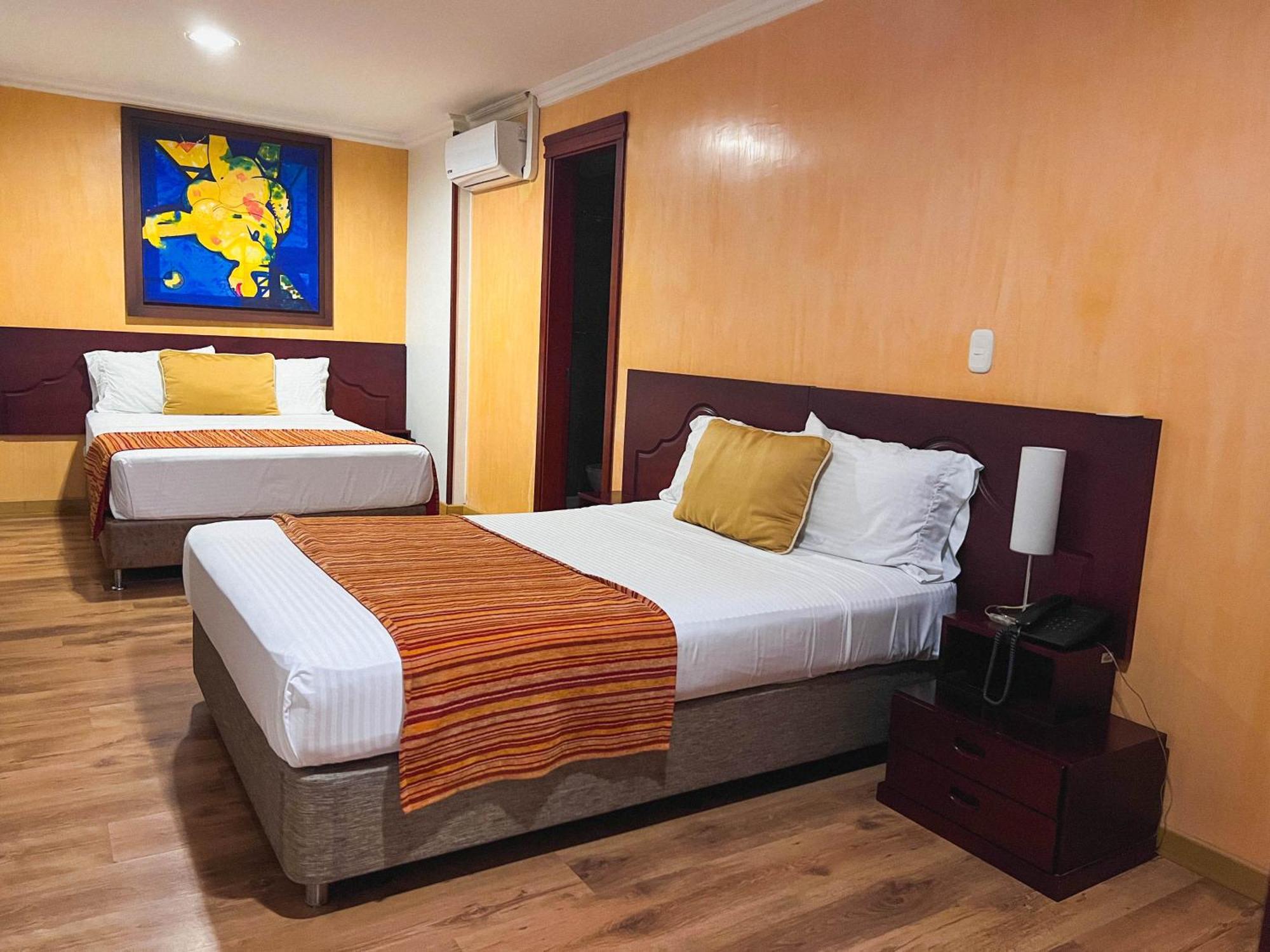 Hotel Luxor 佩雷拉 外观 照片