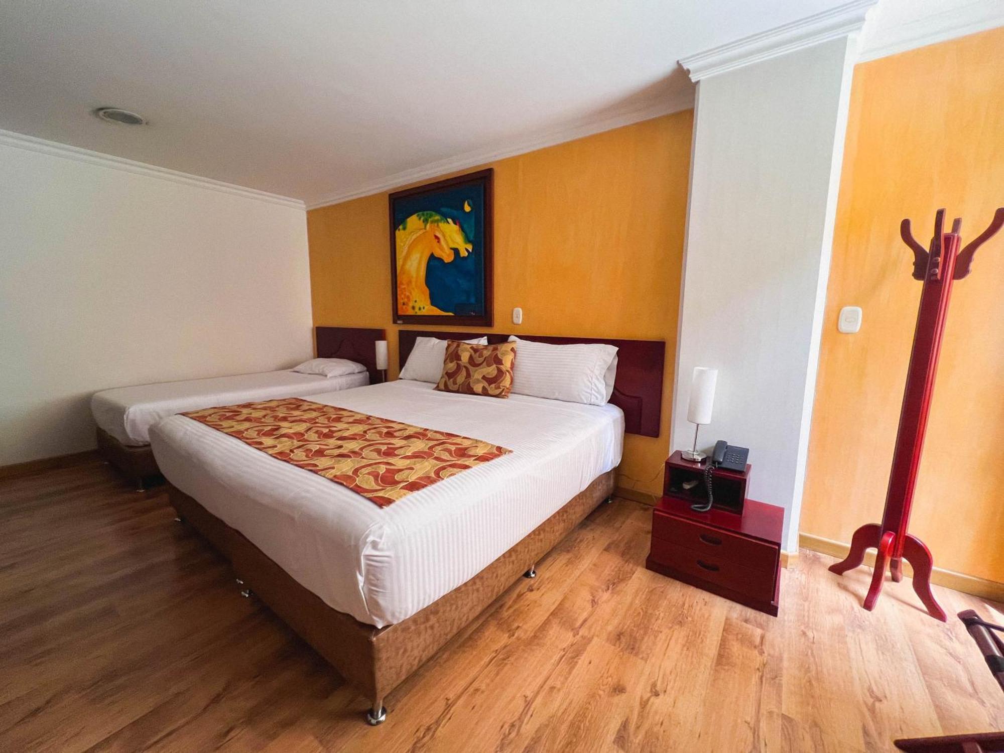 Hotel Luxor 佩雷拉 外观 照片