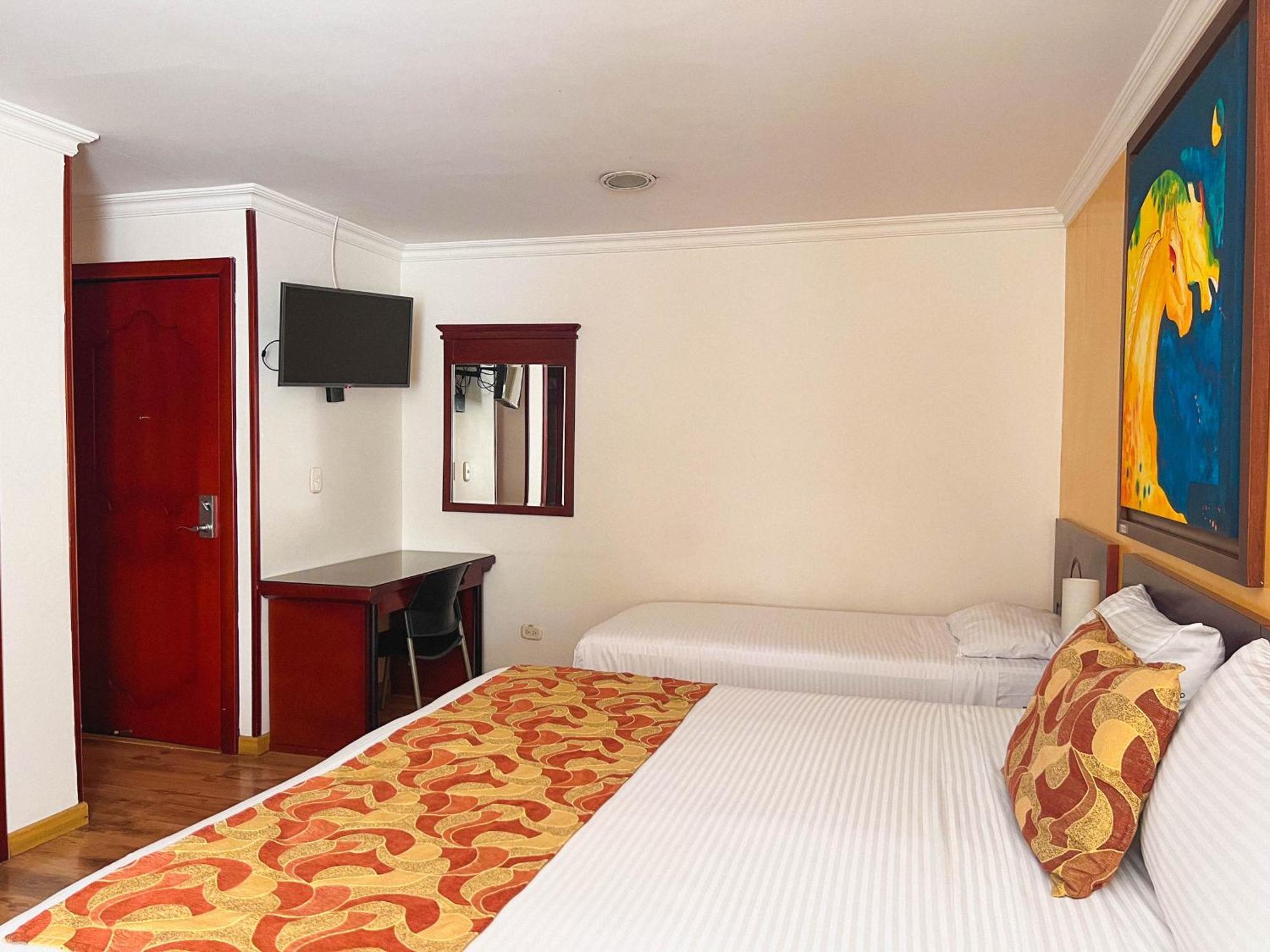 Hotel Luxor 佩雷拉 外观 照片