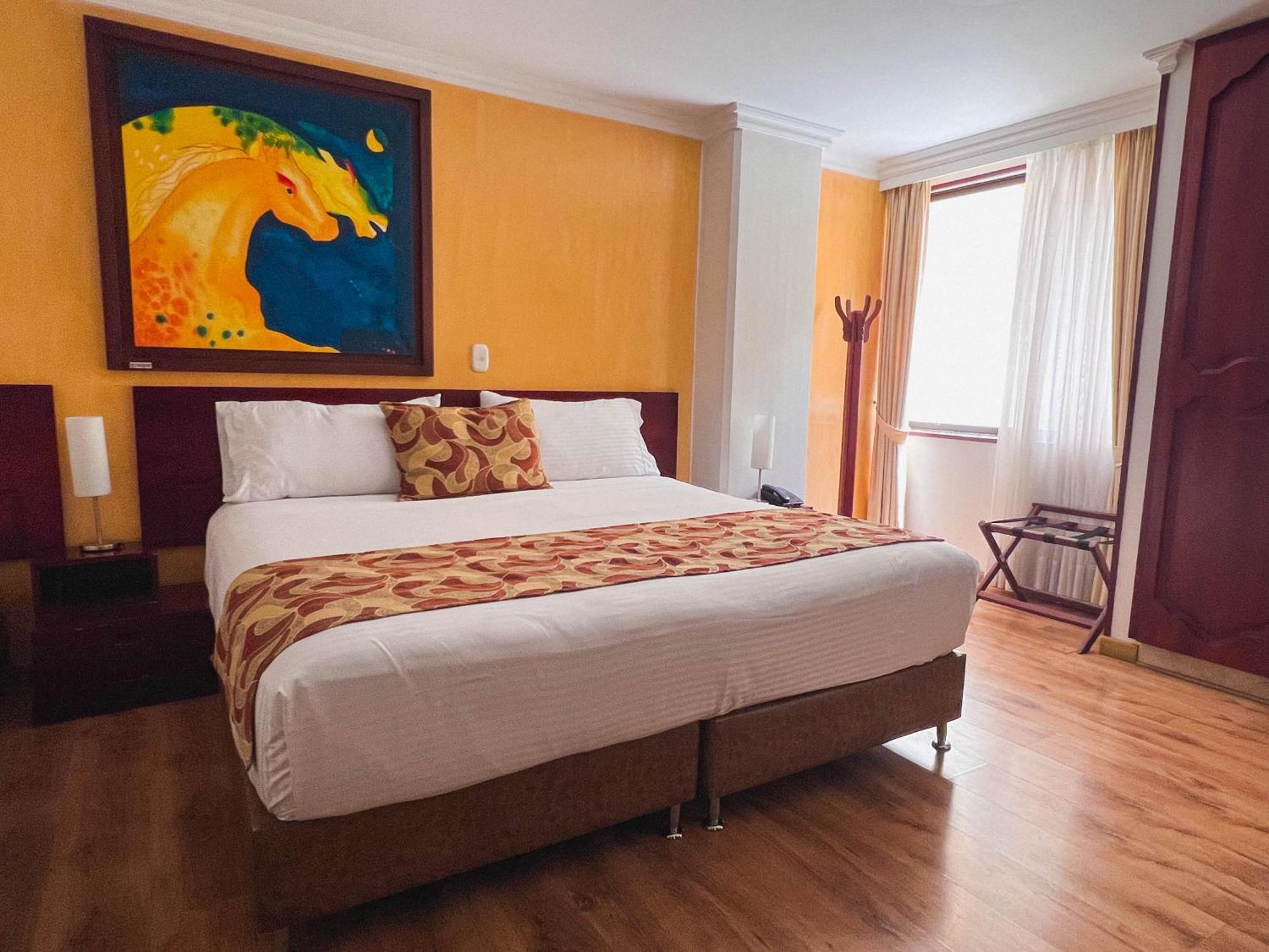 Hotel Luxor 佩雷拉 外观 照片